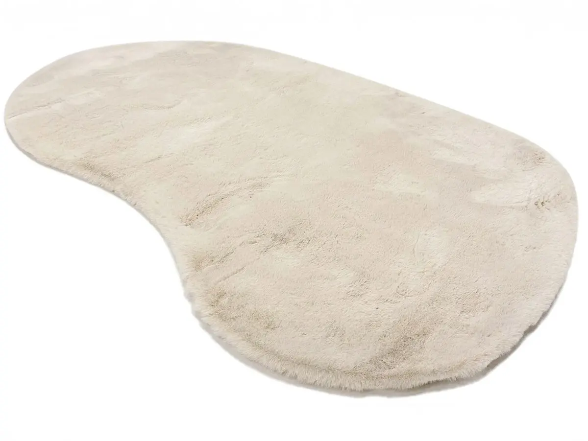 Hochflorteppich Louisa Champagner organisch Draufsicht schräg Hochflorteppich Louisa Champagner organisch Draufsicht schräg