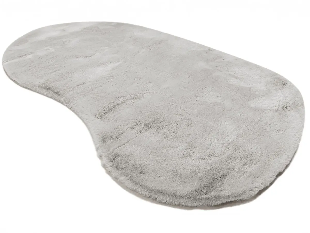 Hochflorteppich Louisa Taupe organisch Draufsicht schräg Hochflorteppich Louisa Taupe organisch Draufsicht schräg