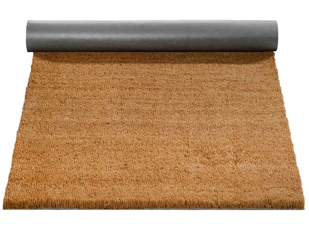 Foto einer Rolle Kokosvelour-Fußmatte, ein Stück weit abgerollt.