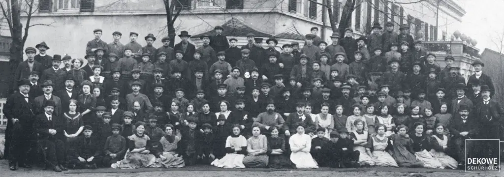 Staff photo of DEKOWE from 1928